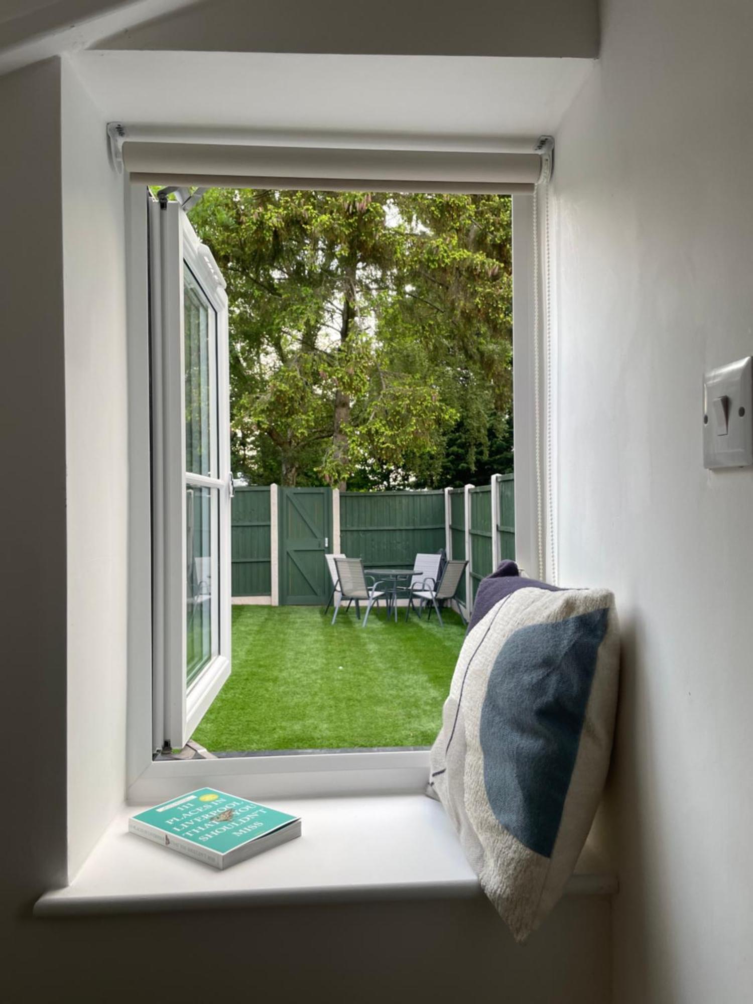 The Upton Coach House Villa Birkenhead Exteriör bild